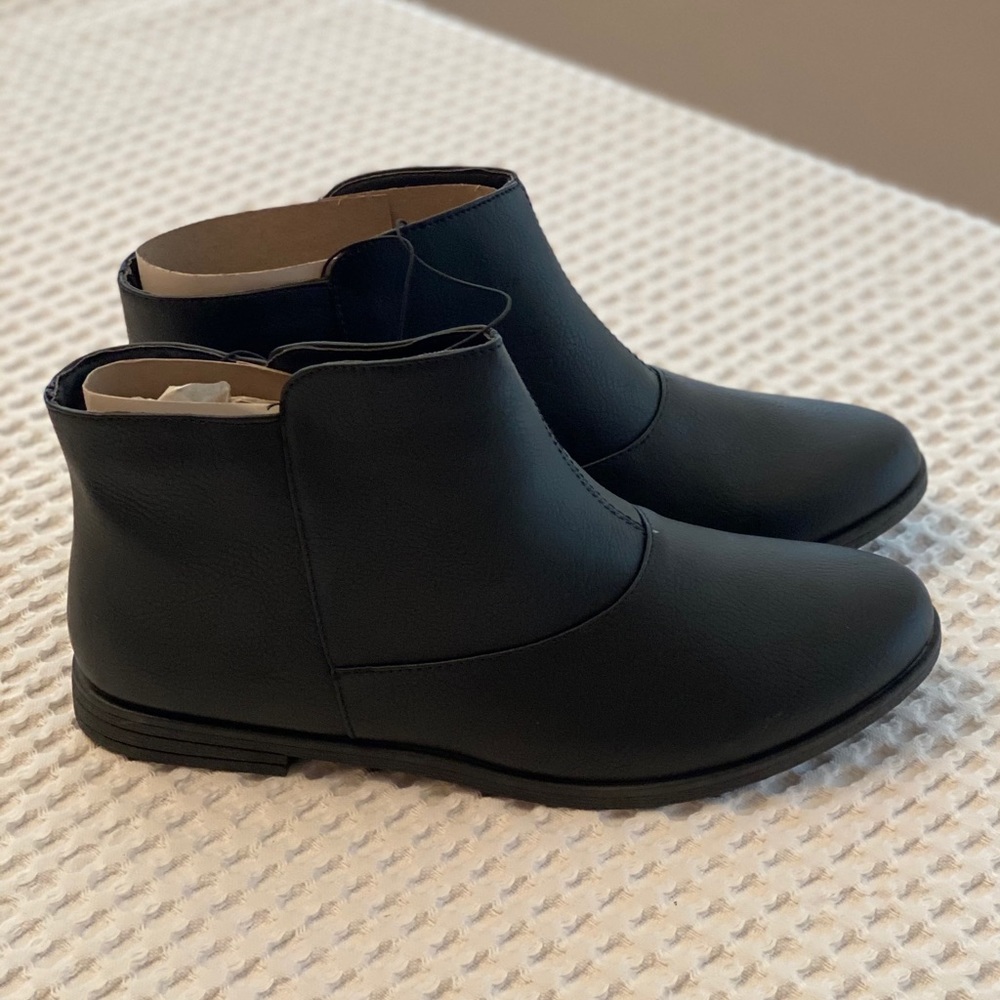 New Sole Mates Black Faux Leather Ankle Boots